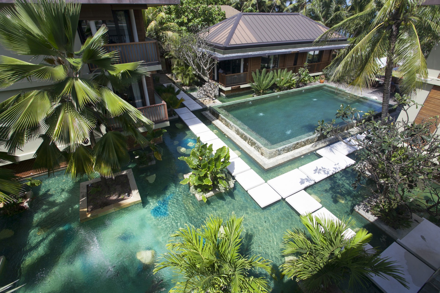 Dhevatara Beach Hotel & Spa